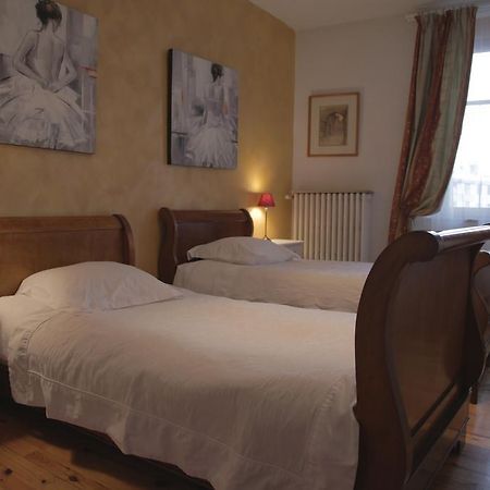 Apartamento Le Square Bourg-Argental Habitación foto